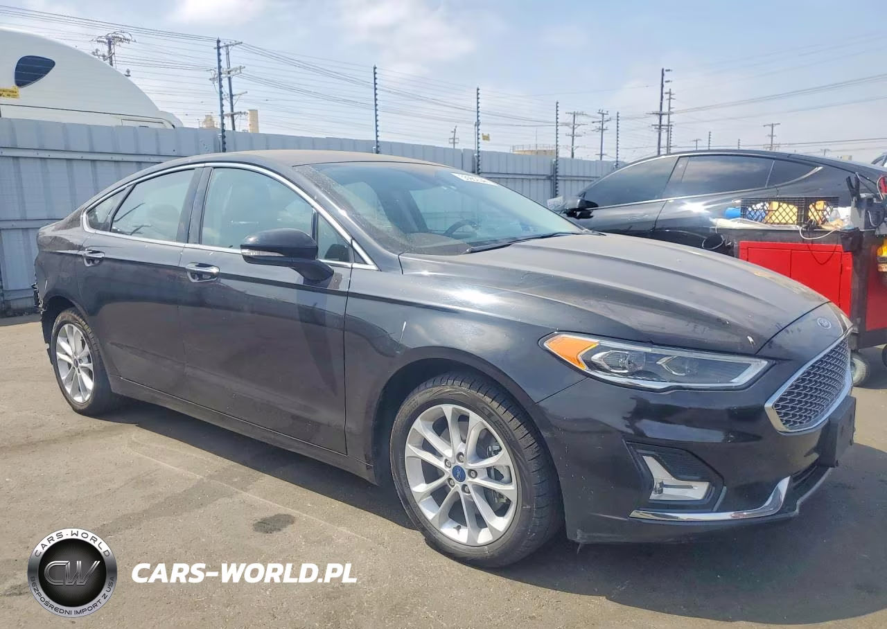 2019 Ford Fusion Titanium VIN:3FA6P0SU4KR278253 - 4
