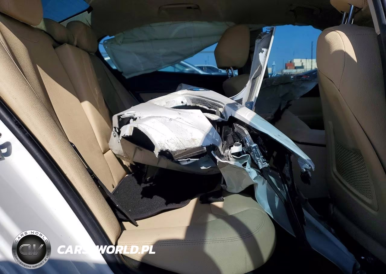 2018 BMW 320 I VIN:WBA8E1G54JNU90049 - 10