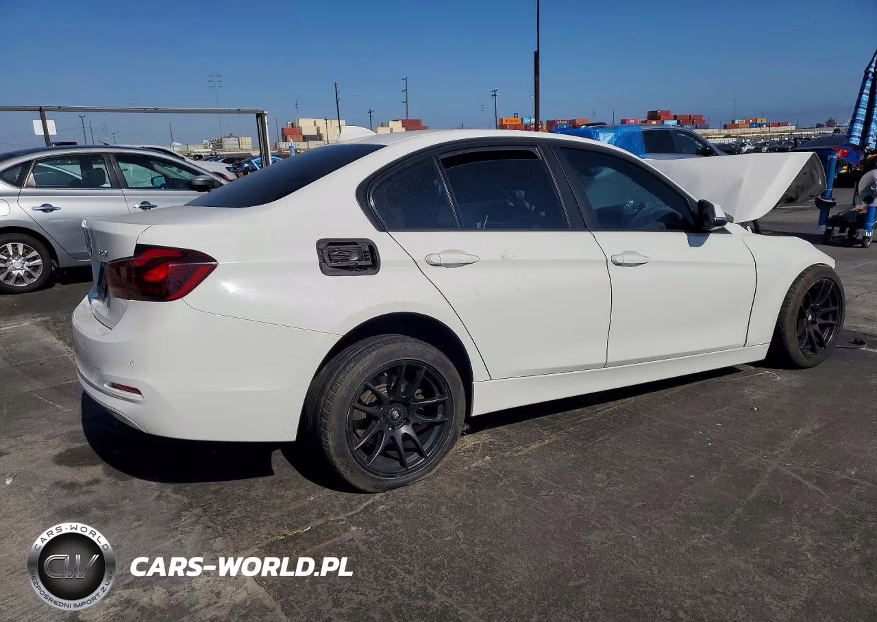 2018 BMW 320 I VIN:WBA8E1G54JNU90049 - 3