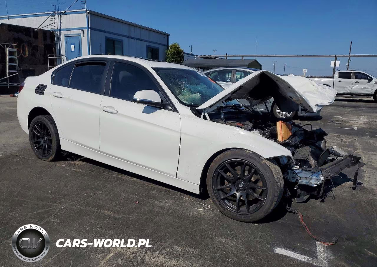 2018 BMW 320 I VIN:WBA8E1G54JNU90049 - 4