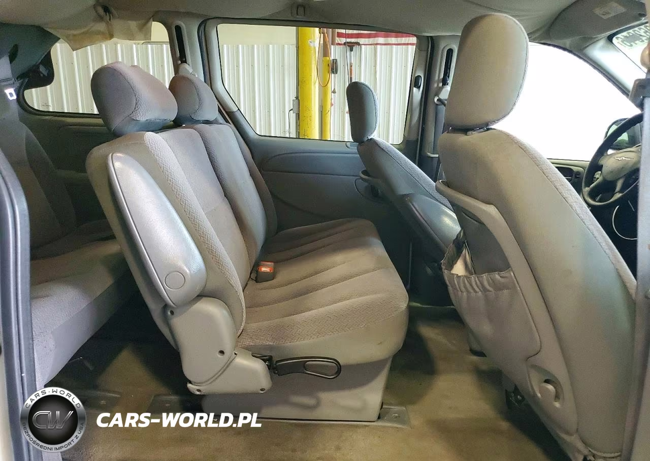 2006 Chrysler Town & Country VIN:1A4GP45R36B726077 - 11