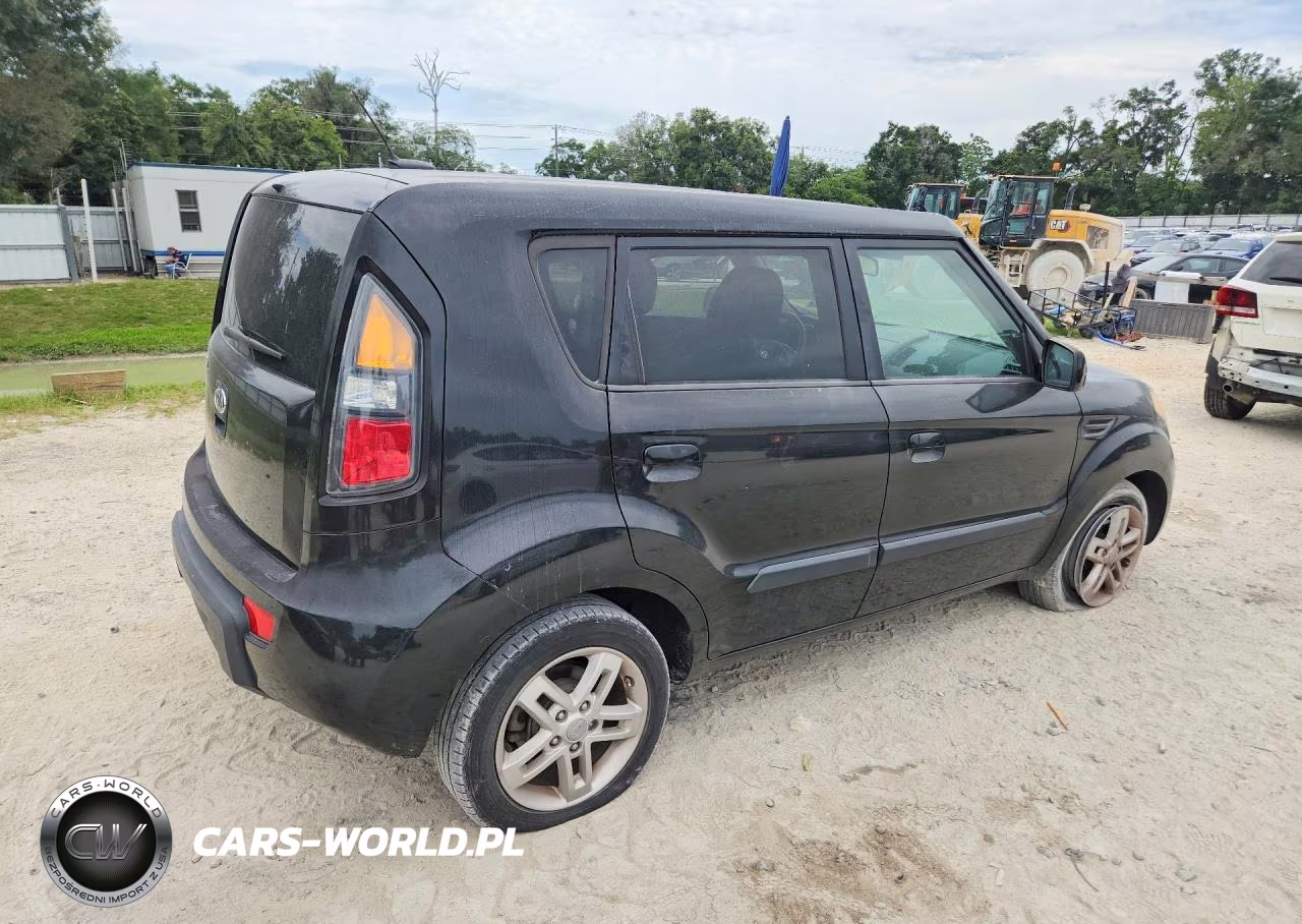 2010 Kia Soul + VIN:KNDJT2A22A7138719 - 3