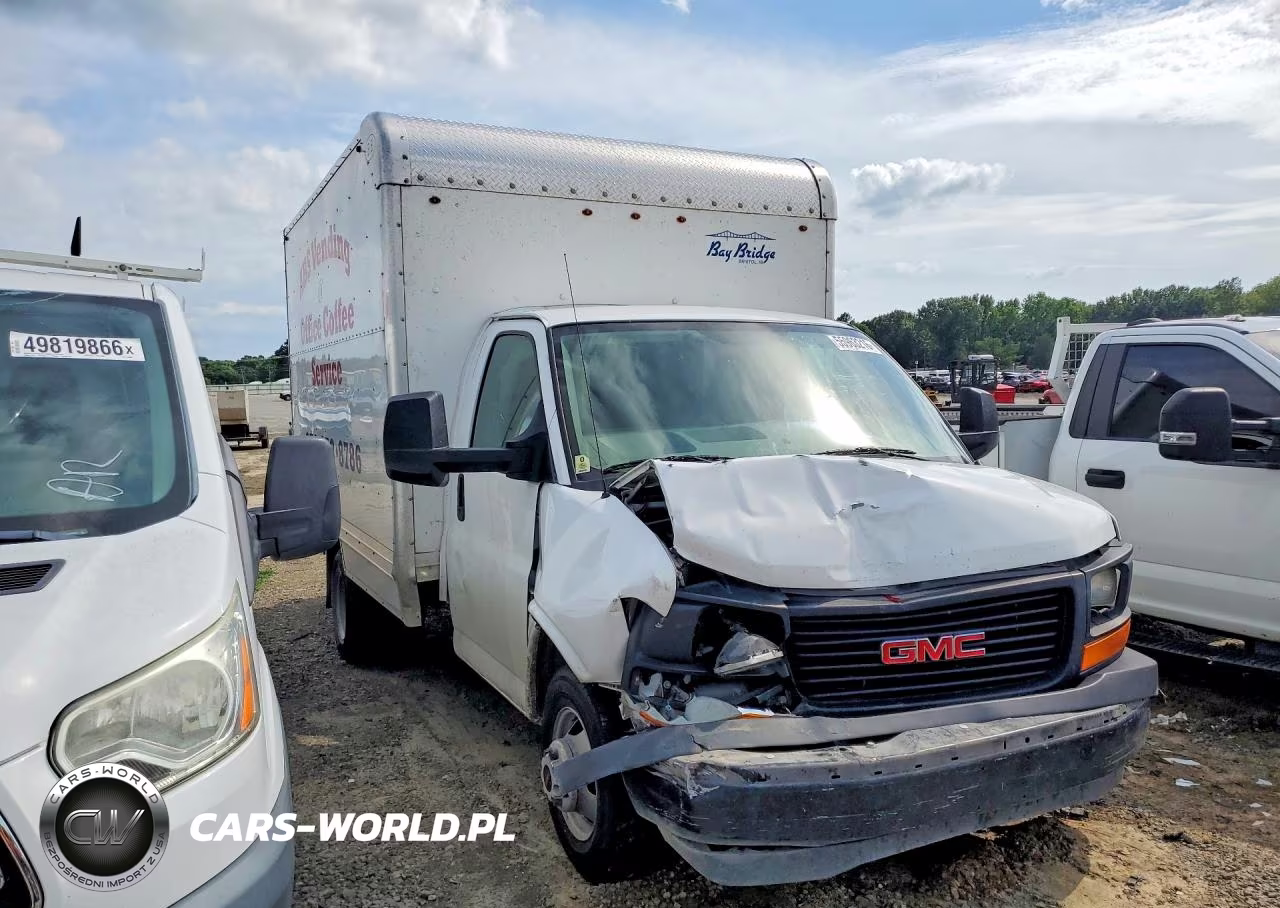 2017 GMC Savana Box Truck VIN:1GD37RCG3H1126358 - 4