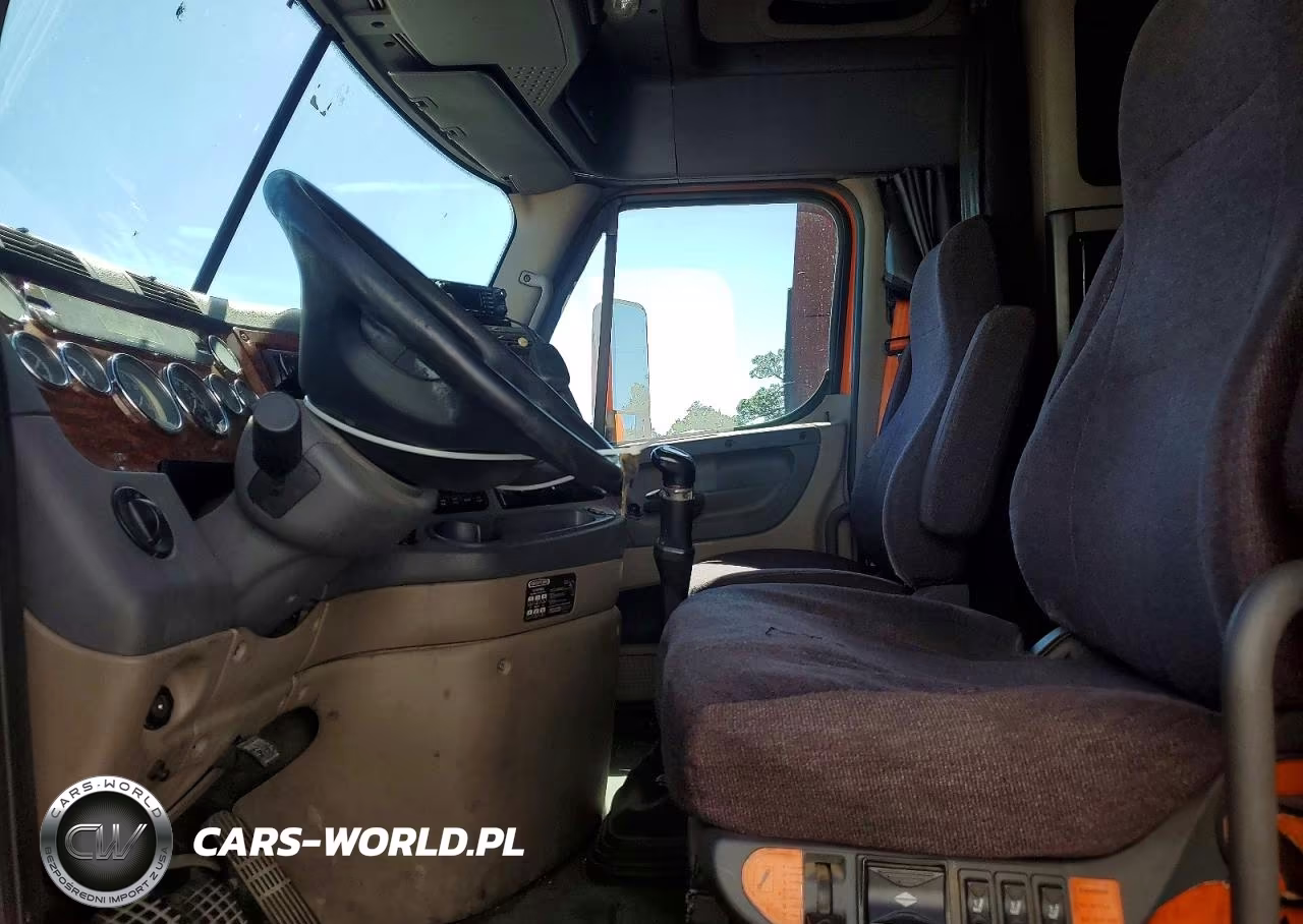 2012 Freightliner Cascadia 125 VIN:1FUJGLDR8CLBR2048 - 5
