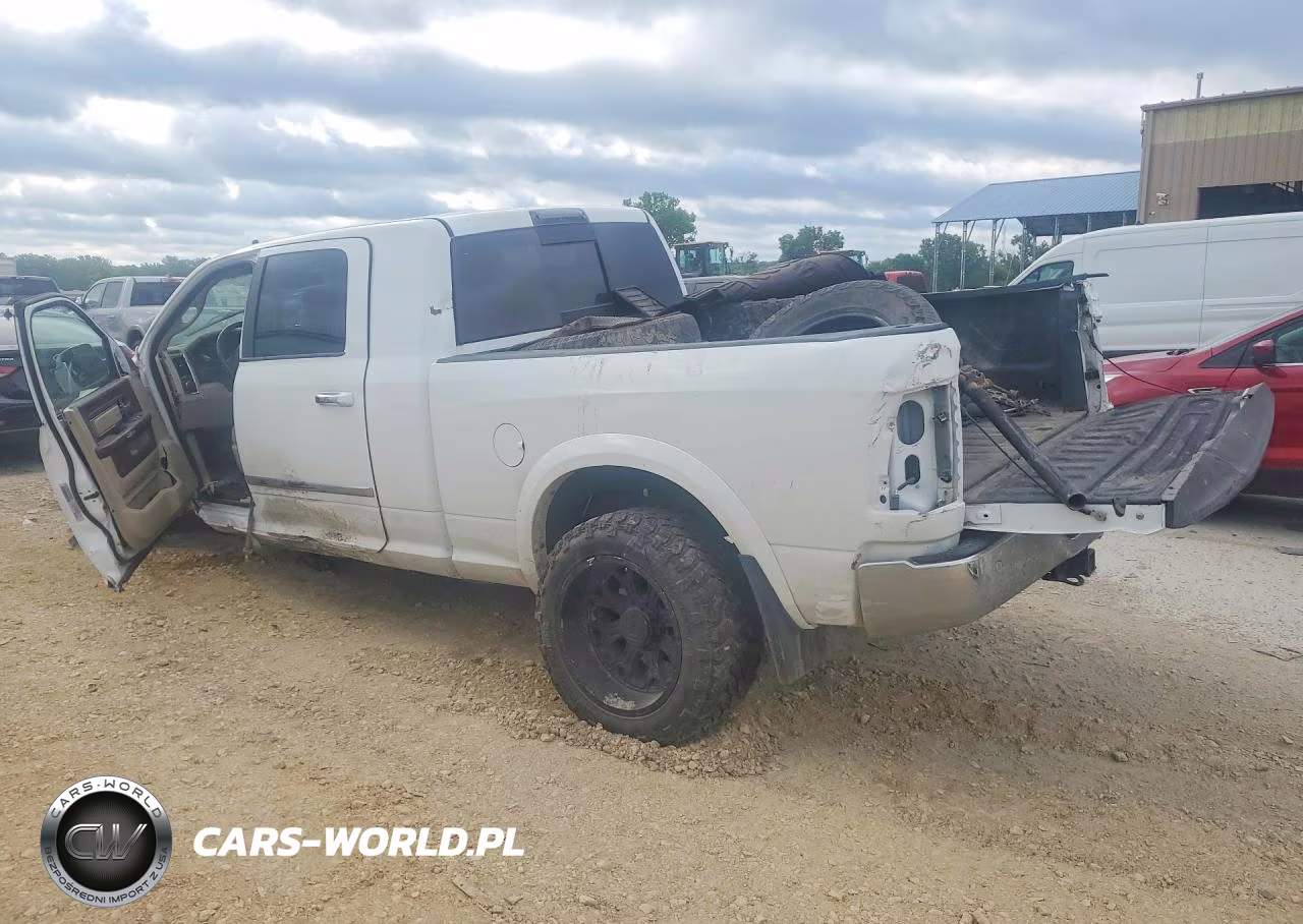 2018 Ram 2500 Laramie VIN:3C6UR5NLXJG259252 - 2