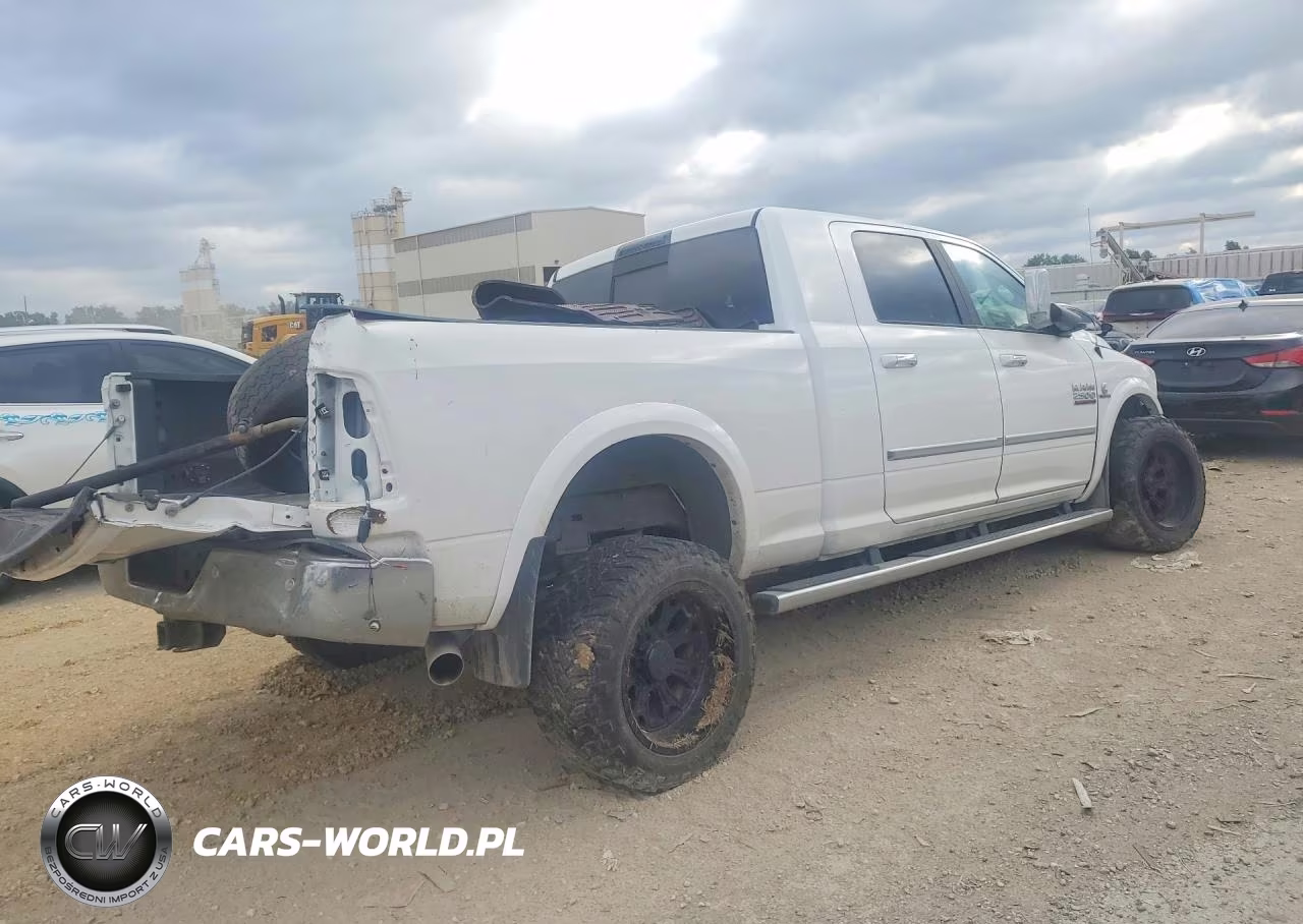 2018 Ram 2500 Laramie VIN:3C6UR5NLXJG259252 - 3