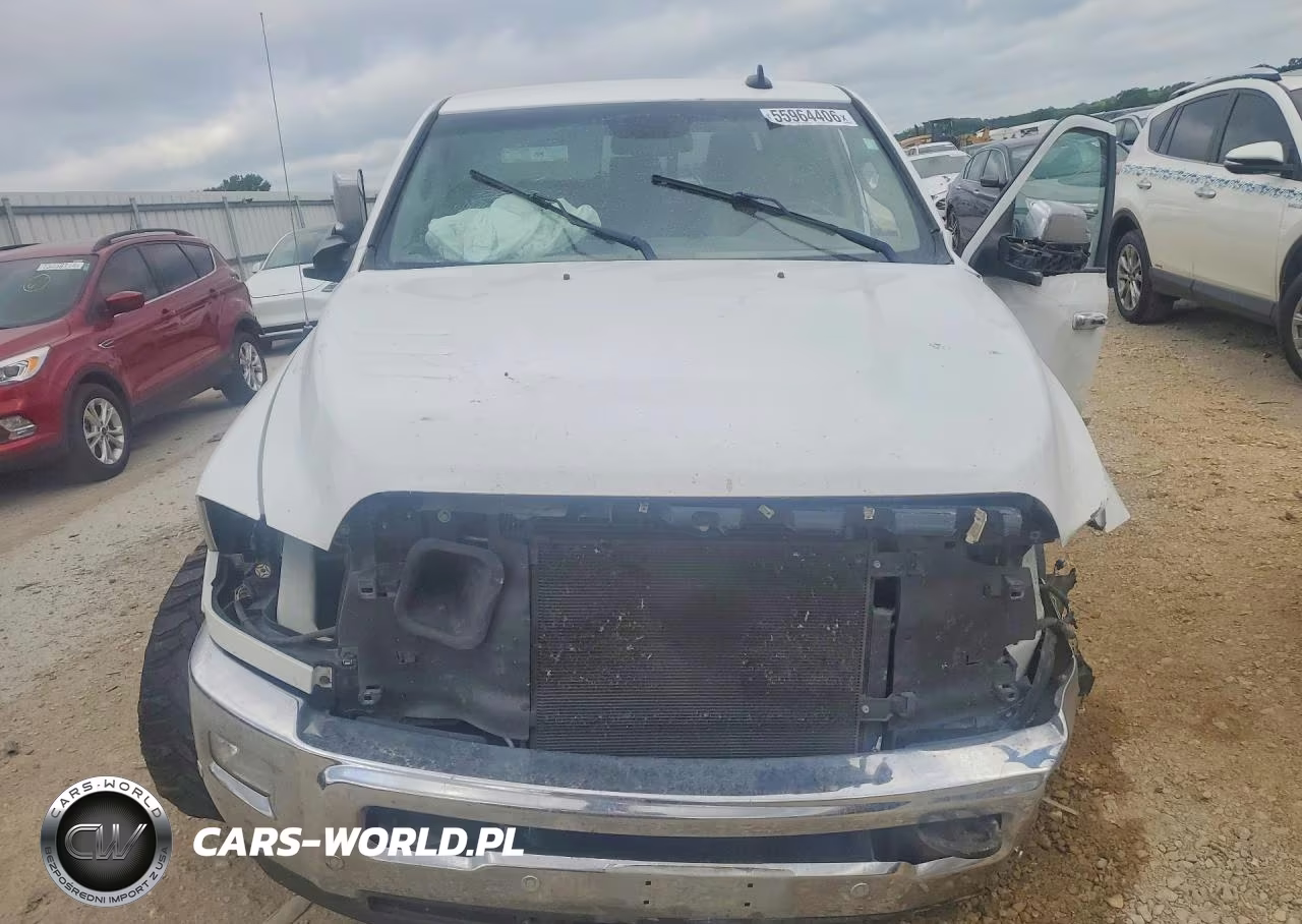 2018 Ram 2500 Laramie VIN:3C6UR5NLXJG259252 - 5