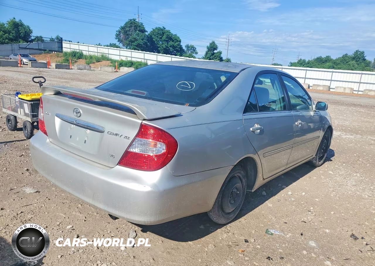 2002 Toyota Camry Xle V6 VIN:4T1BF30K22U513896 - 3
