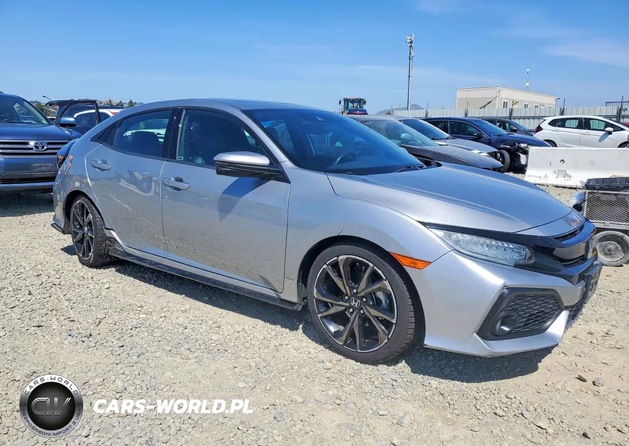 2018 Honda Civic Sport Touring VIN:SHHFK7H93JU403696 - 4