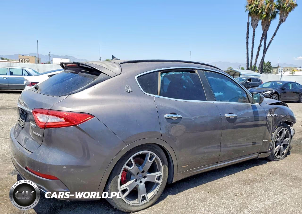 2018 Maserati Levante Sport VIN:ZN661XUS4JX302510 - 3