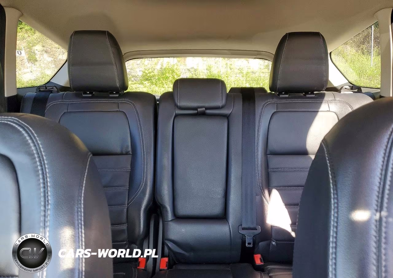 2019 Ford Escape Titanium VIN:1FMCU9J97KUB82564 - 10