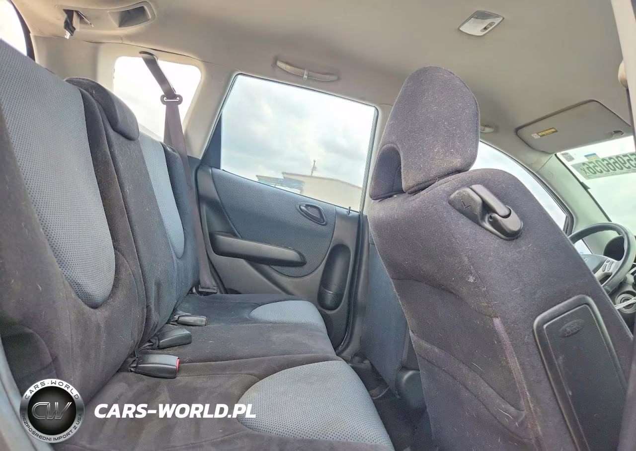 2007 Honda Fit S VIN:JHMGD386X7S051015 - 10