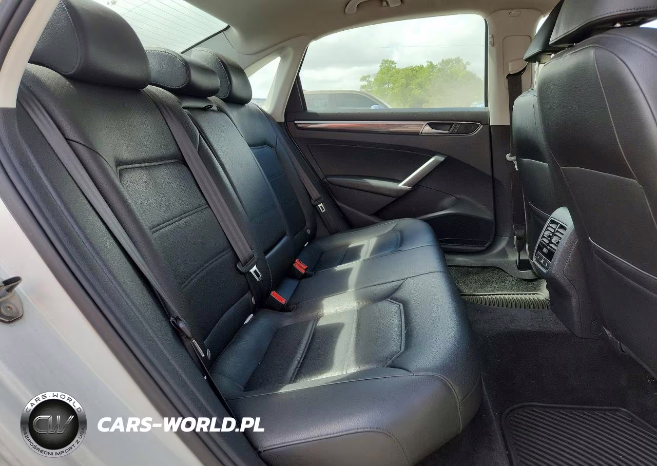 2017 Volkswagen Passat Se VIN:1VWGT7A38HC036811 - 10