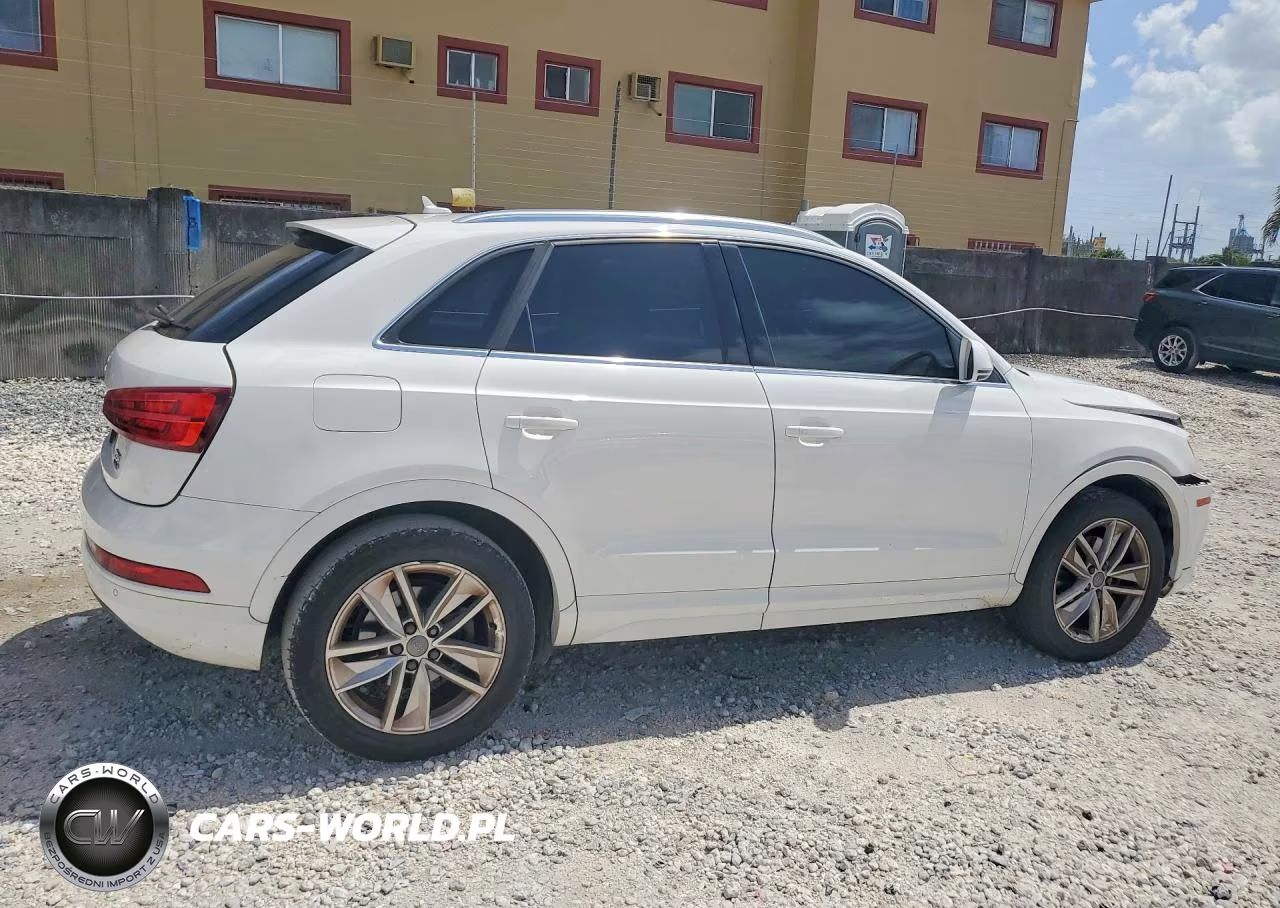 2016 Audi Q3 Premium Plus VIN:WA1EFCFS8GR022262 - 3