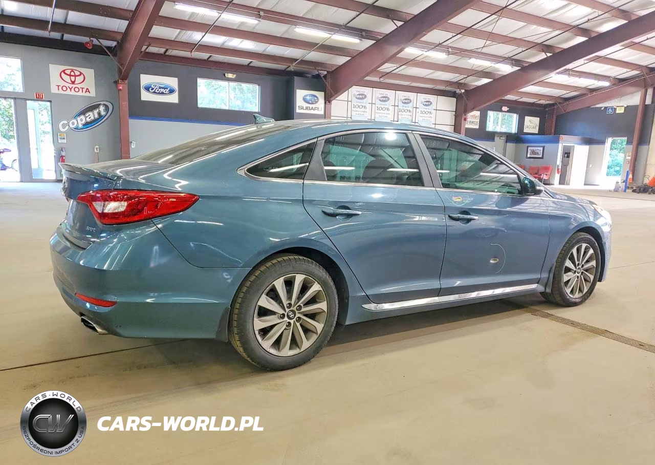 2015 Hyundai Sonata Sport VIN:5NPE34AF2FH221621 - 3