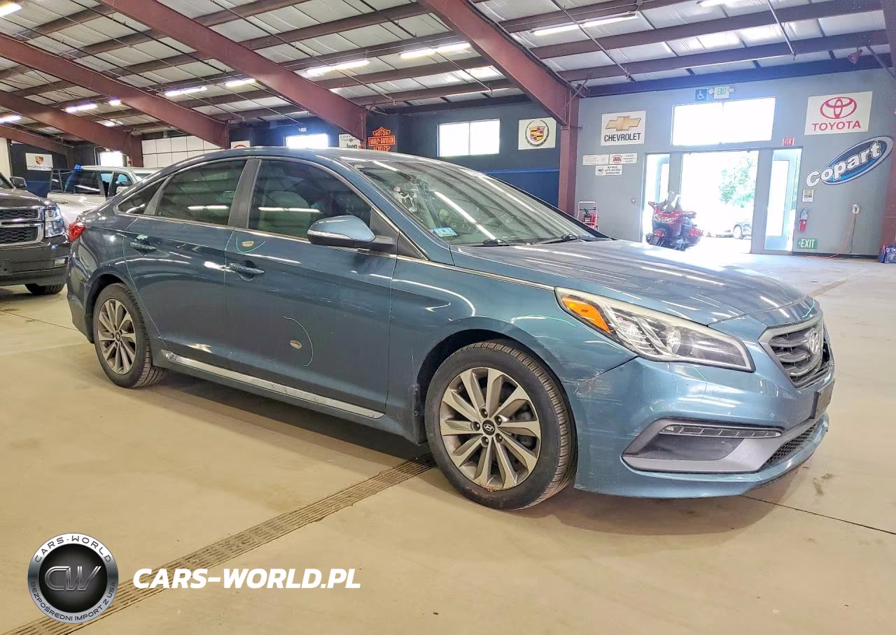 2015 Hyundai Sonata Sport VIN:5NPE34AF2FH221621 - 4