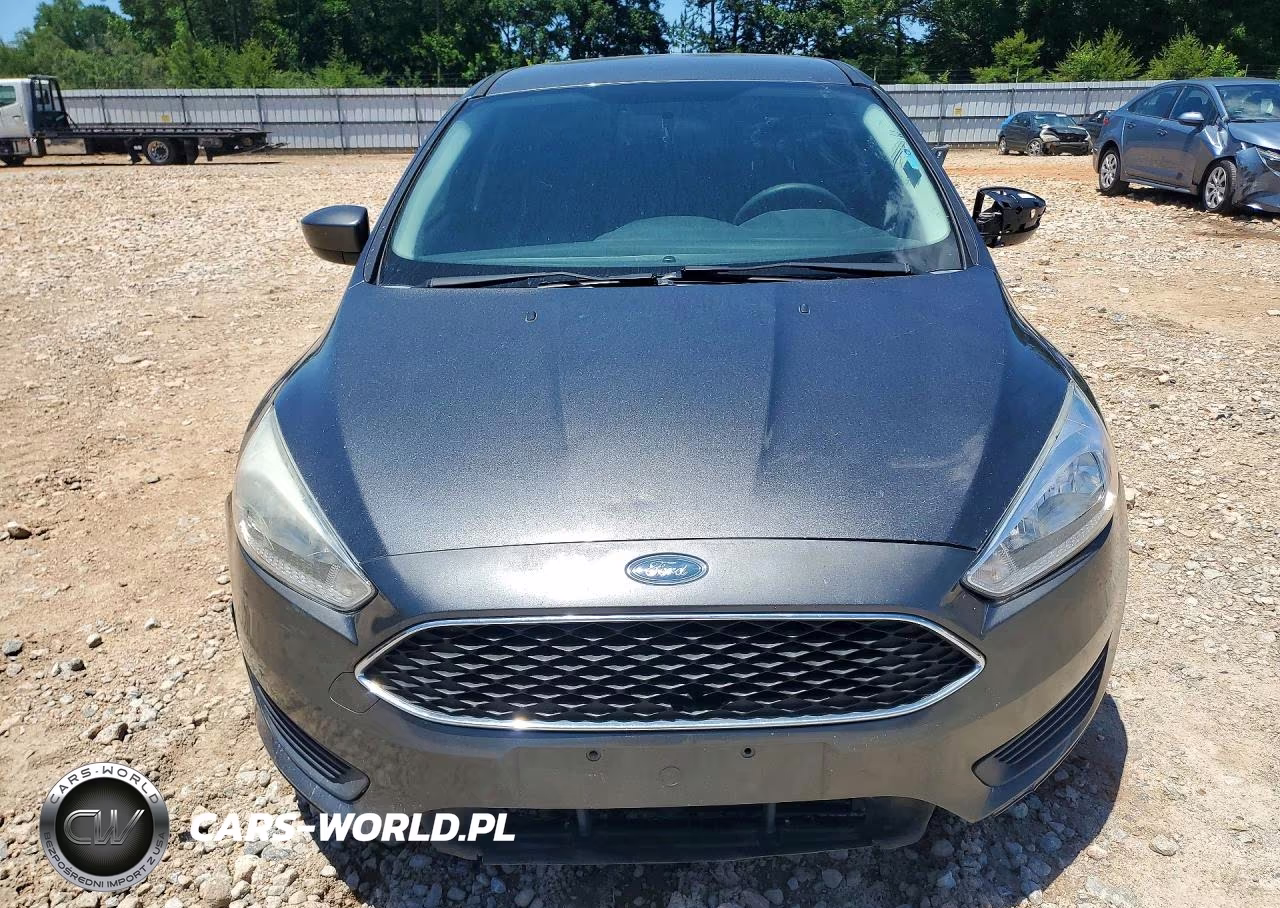 2018 Ford Focus Se VIN:1FADP3K21JL282846 - 5