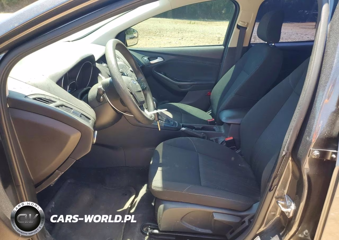 2018 Ford Focus Se VIN:1FADP3K21JL282846 - 7