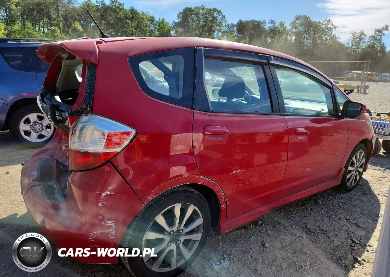 2012 Honda Fit Sport VIN:JHMGE8H50CC019163 - 3