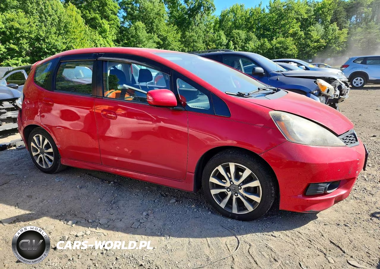 2012 Honda Fit Sport VIN:JHMGE8H50CC019163 - 4