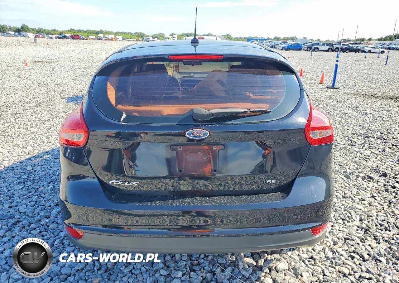 2018 Ford Focus Se VIN:1FADP3K2XJL256567 - 6