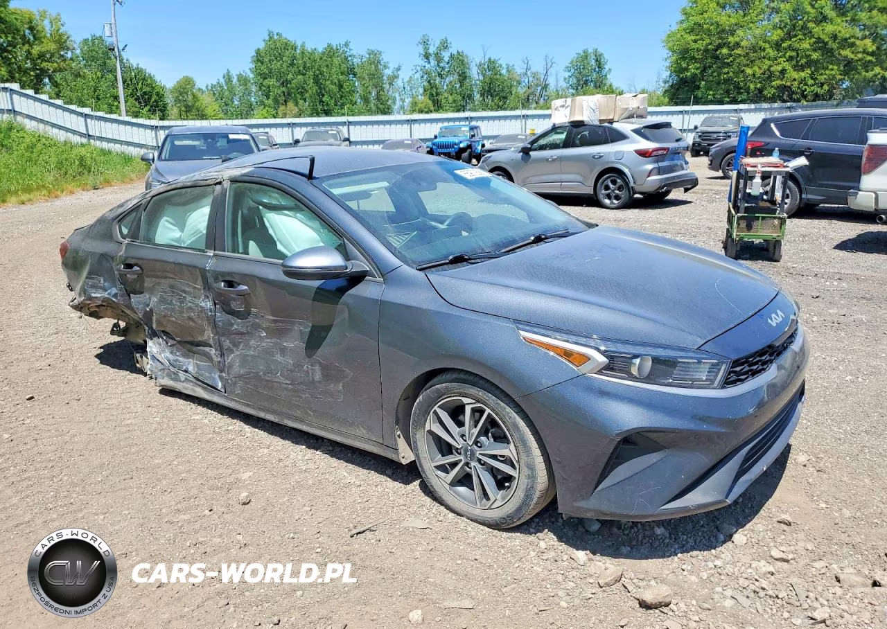 2023 Kia Forte Lxs VIN:3KPF24AD6PE580420 - 4