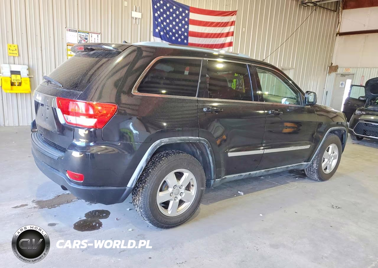 2011 Jeep Grand Cherokee Laredo VIN:1J4RS4GGXBC577867 - 3