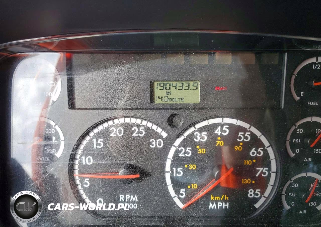2006 Freightliner M2 106 Medium Duty VIN:1FVHCYDJ76HW51698 - 9