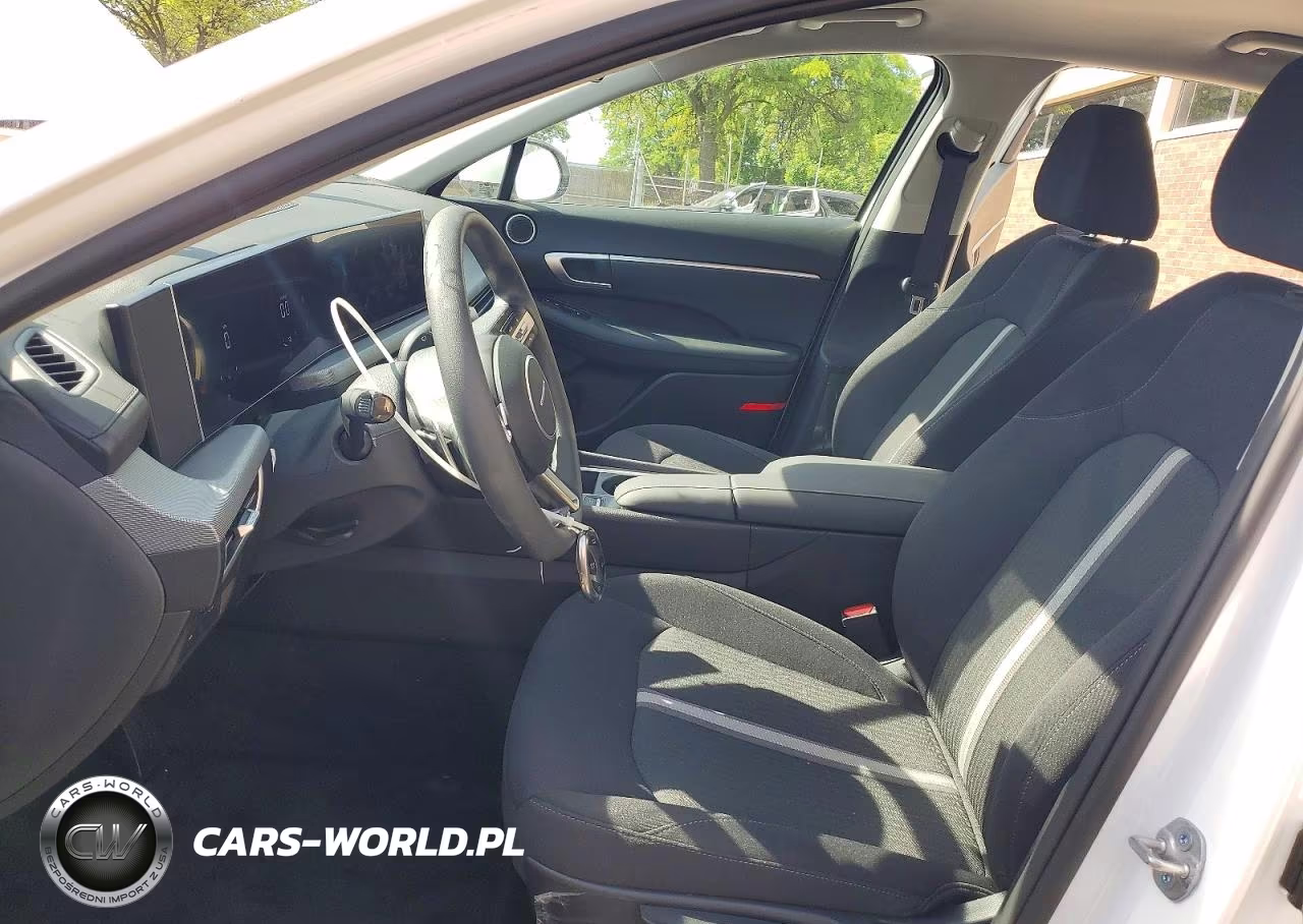2026 Hyundai Sonata Hybrid Blue VIN:KMHL24JJ8TA161969 - 7