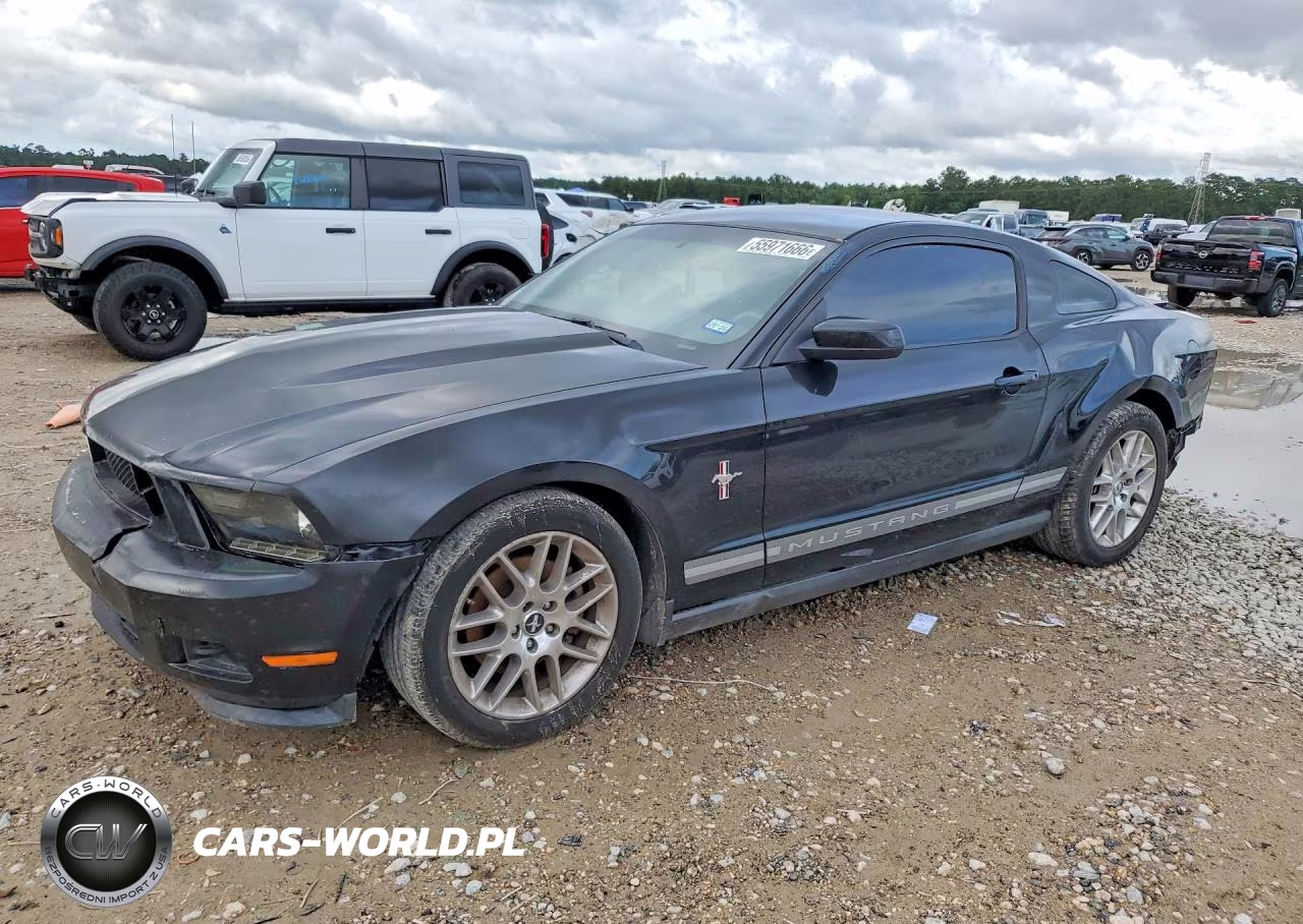 FORD MUSTANG