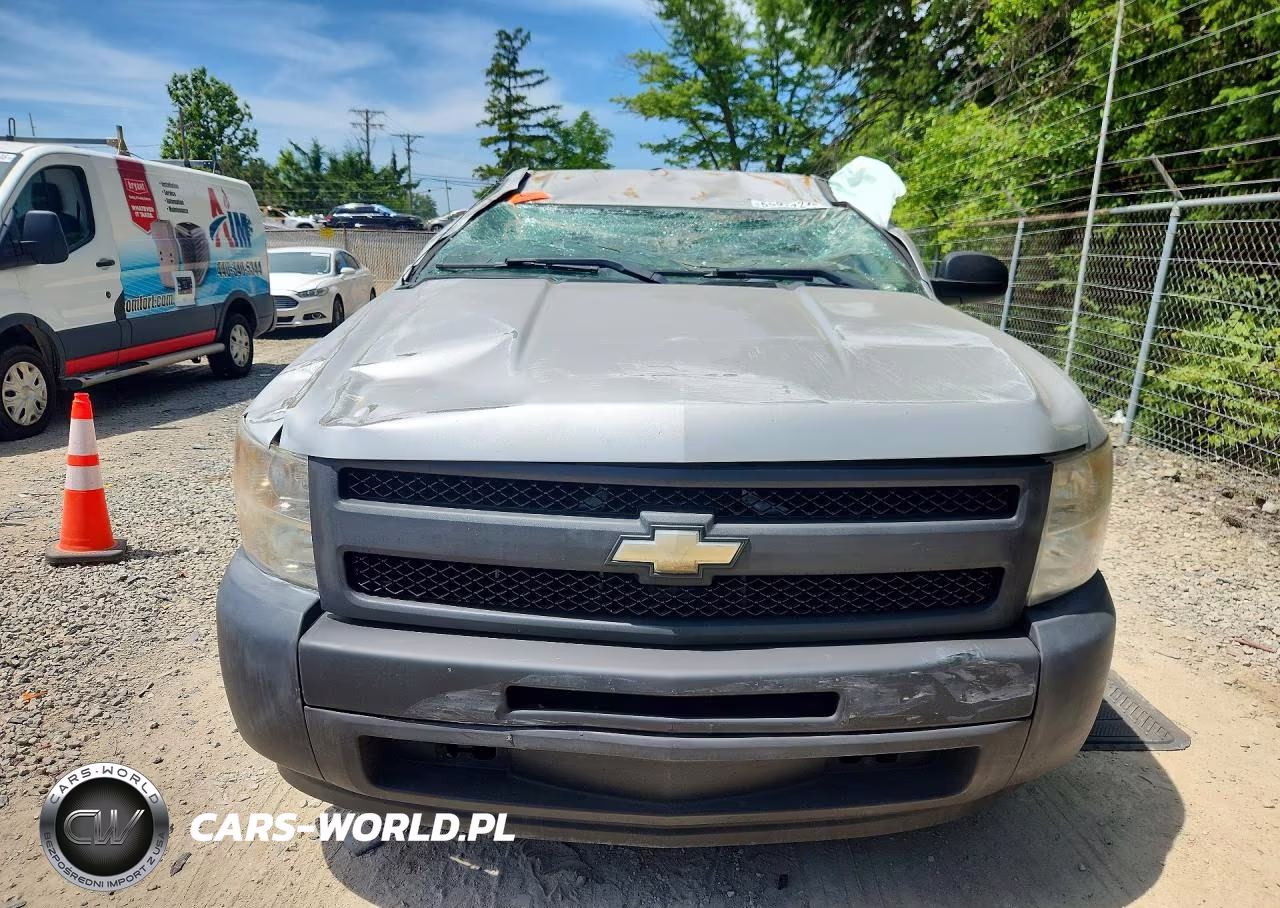 2010 Chevrolet Silverado C1500 VIN:1GCPCPEX2AZ274592 - 5