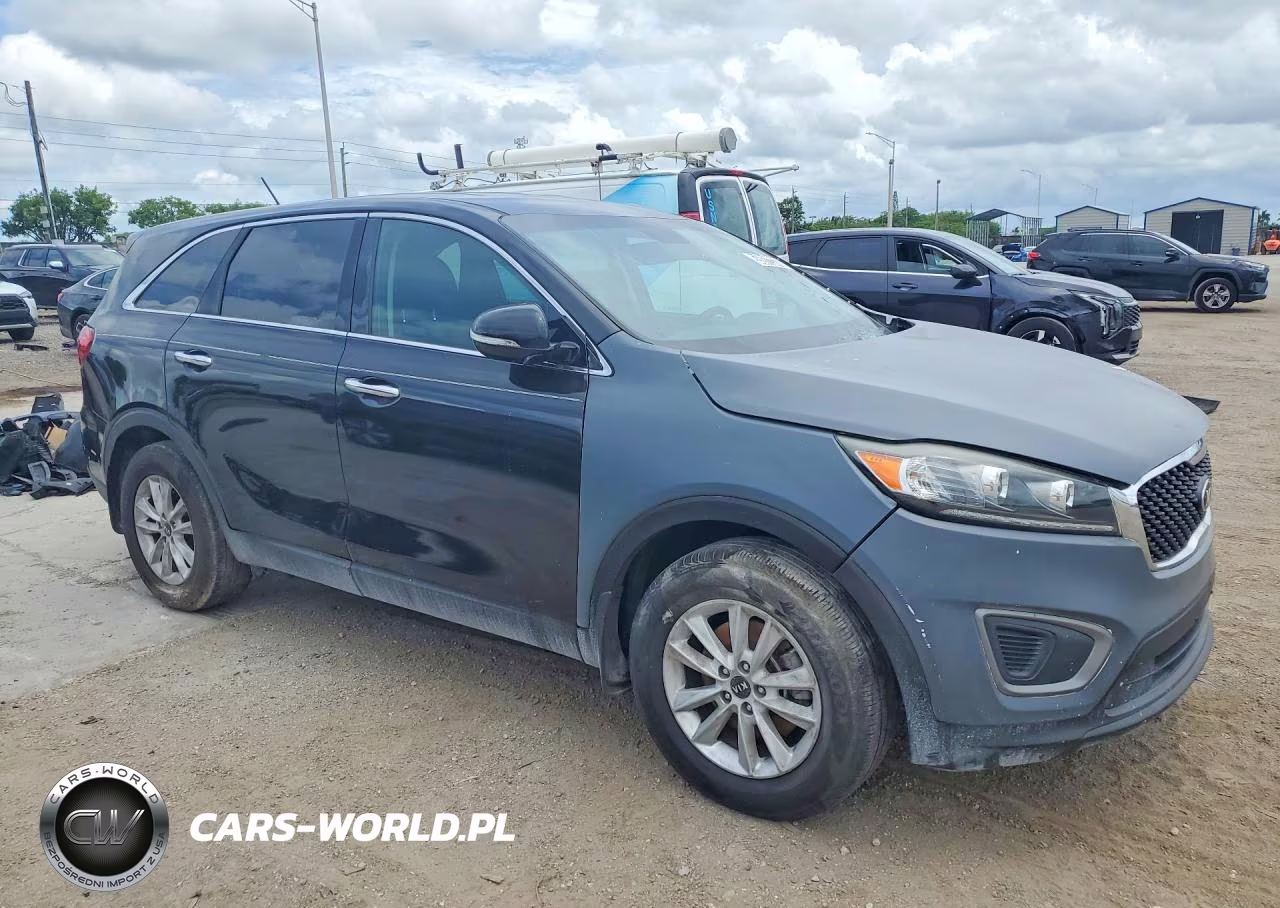 2019 Kia Sorento L VIN:5XYPG4A39KG574233 - 4