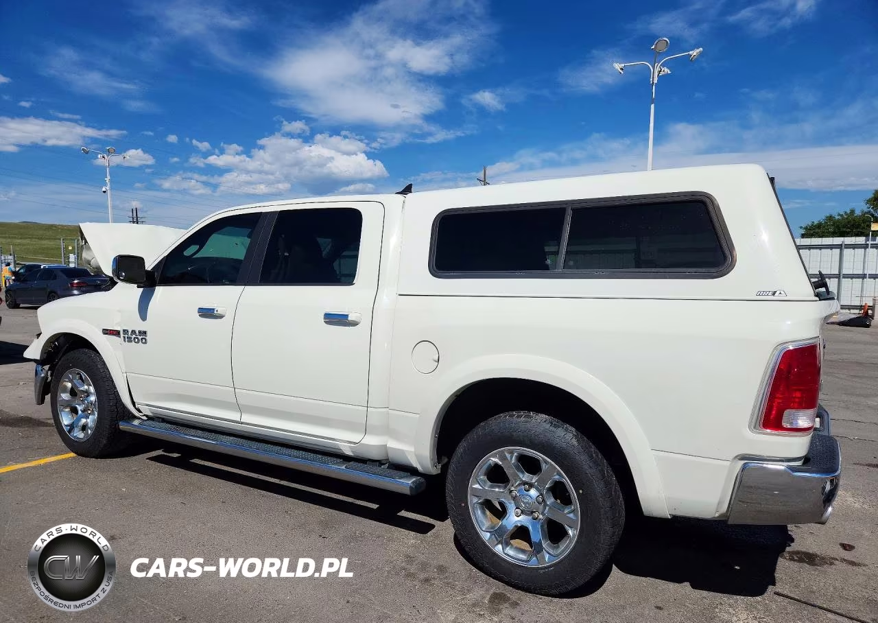 2018 Ram 1500 Laramie VIN:1C6RR7NM7JS255789 - 2