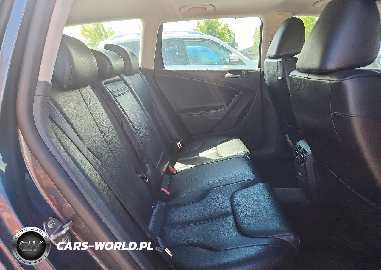 2010 Volkswagen Passat Komfort VIN:WVWXM7AN5AE101402 - 10