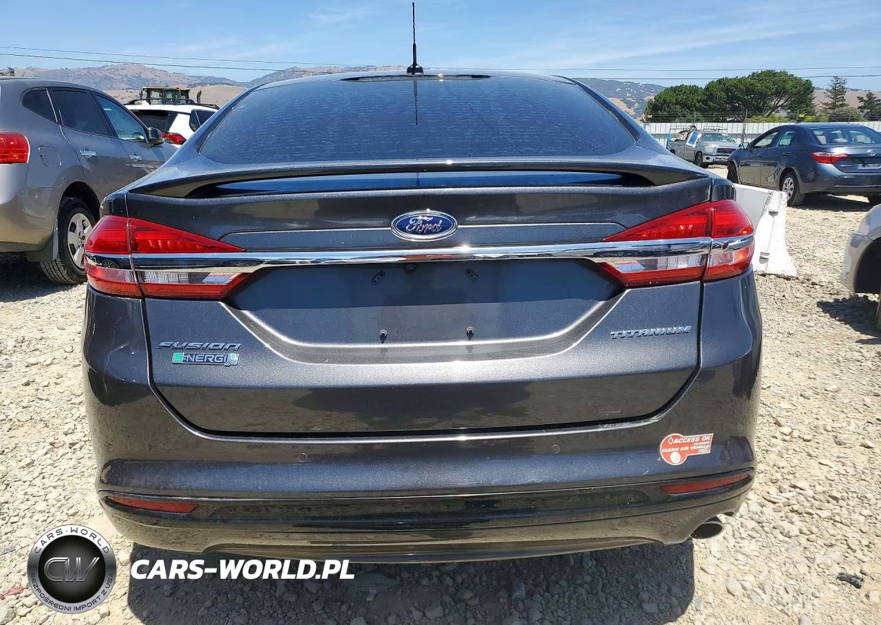 2018 Ford Fusion Energi Titanium VIN:3FA6P0SU9JR150413 - 6