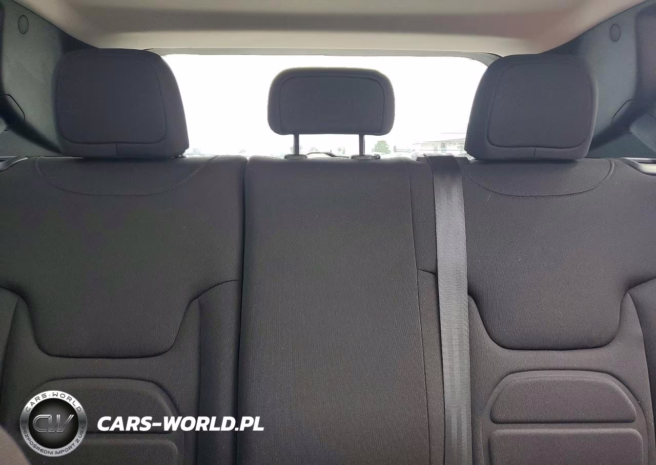 2021 Jeep Renegade Latitude VIN:ZACNJCBB8MPM69515 - 10