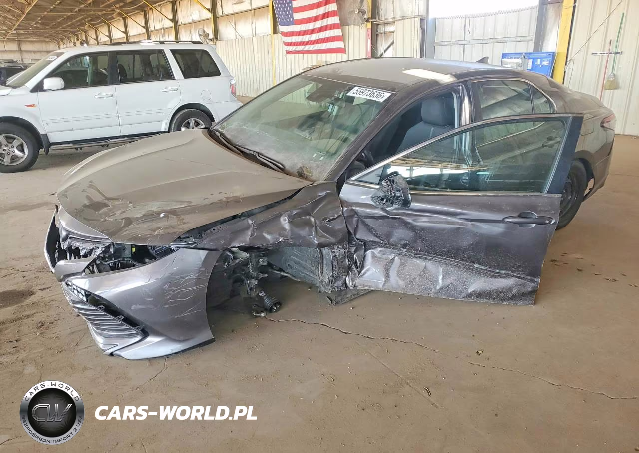 2023 Toyota Camry Hybrid Le – zdjęcie 1 z 12