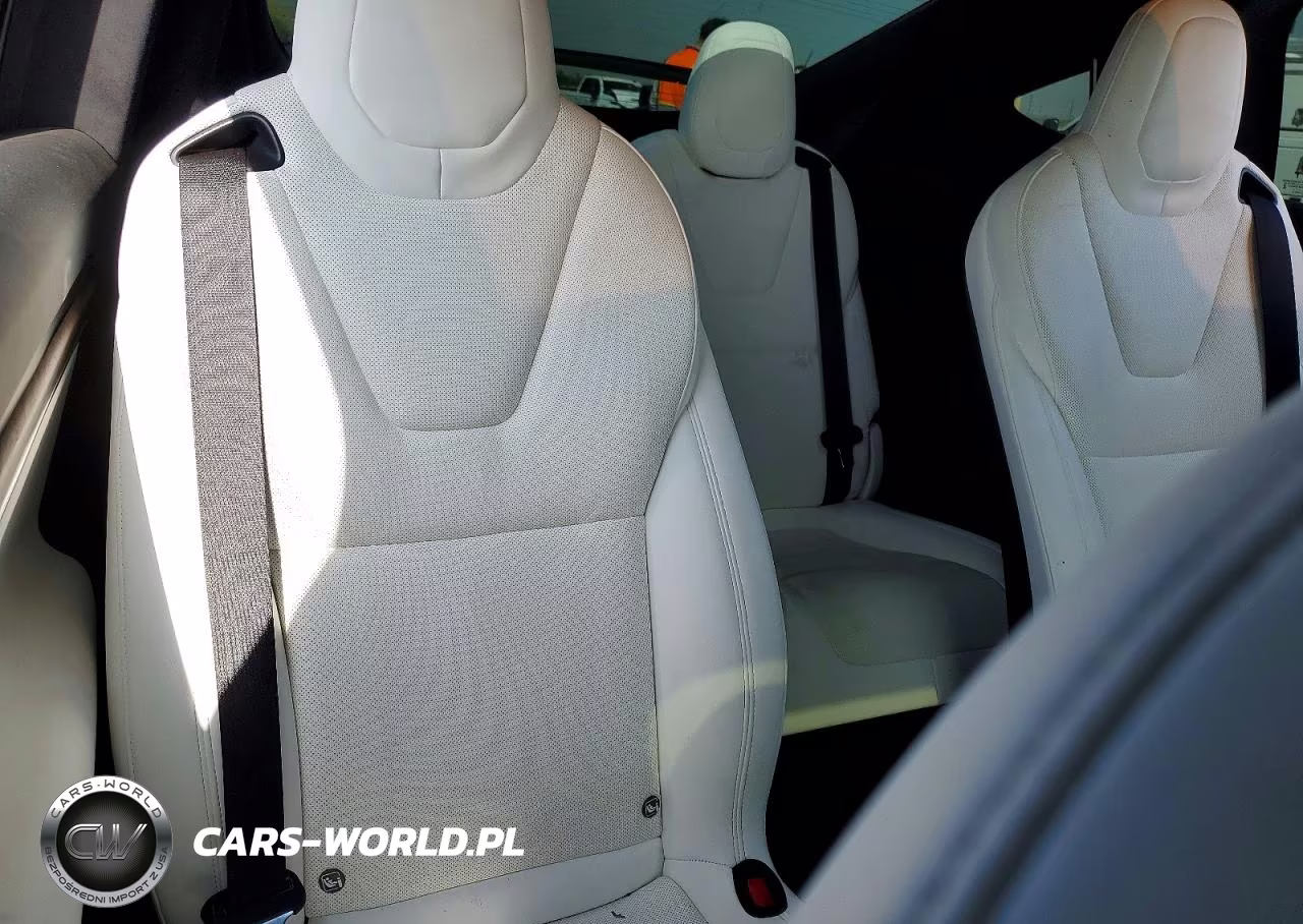 2022 Tesla Model X VIN:7SAXCBE53NF329261 - 11