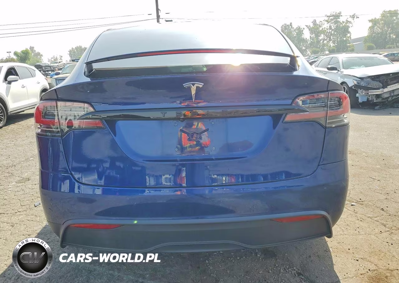 2022 Tesla Model X VIN:7SAXCBE53NF329261 - 6