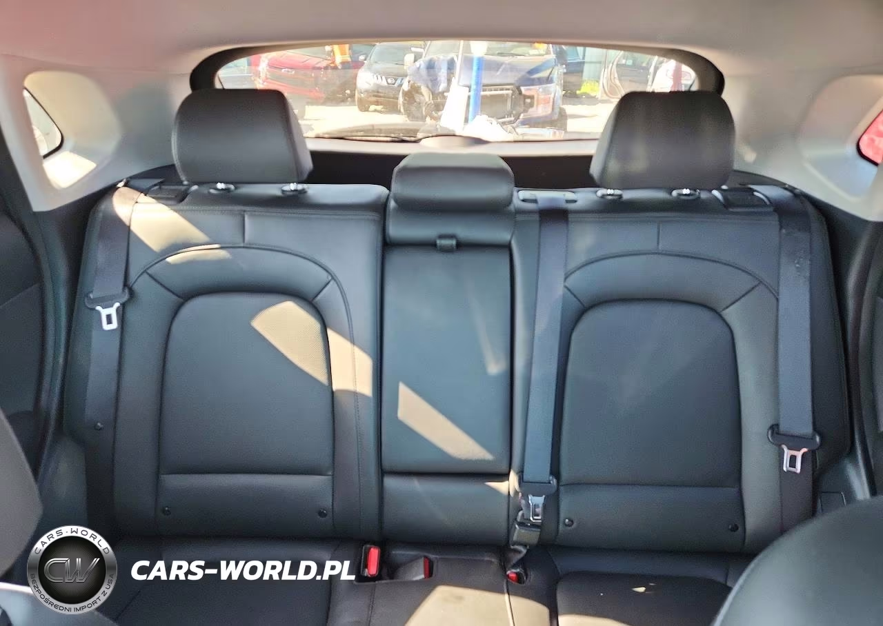 2022 Hyundai Kona Limited VIN:KM8K5CA31NU928755 - 10