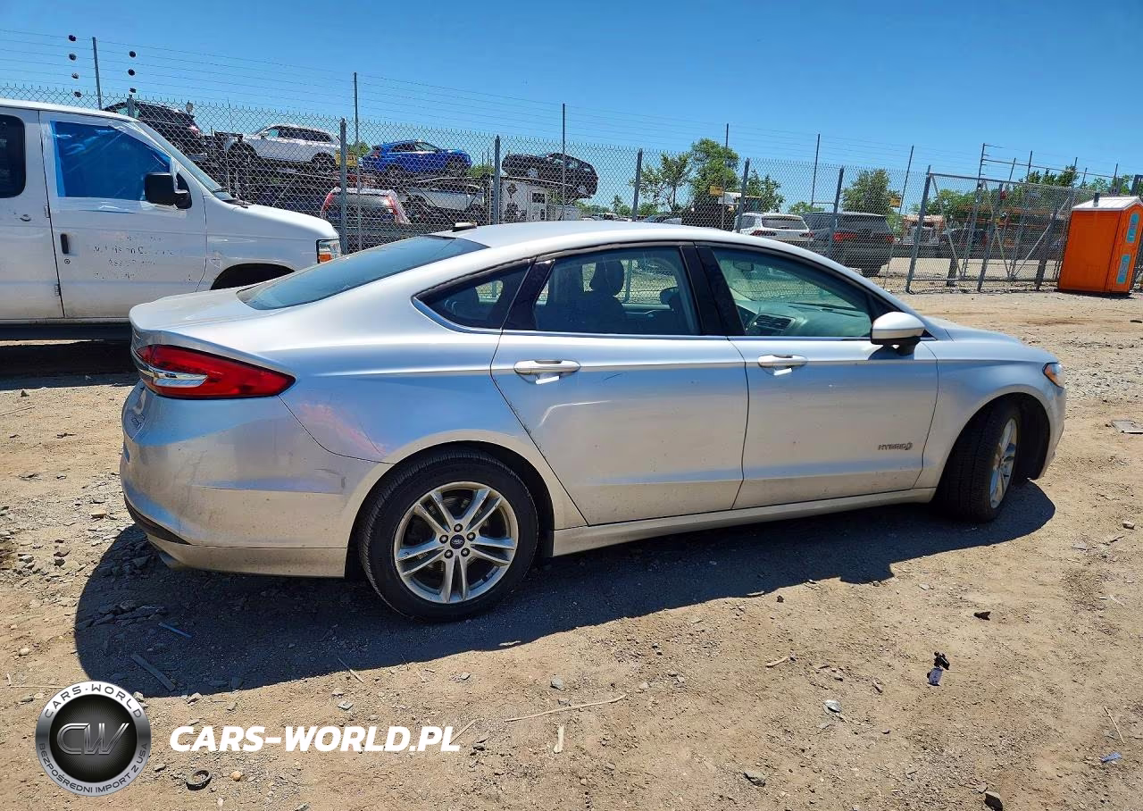 2018 Ford Fusion Se Hybrid VIN:3FA6P0LUXJR116091 - 3