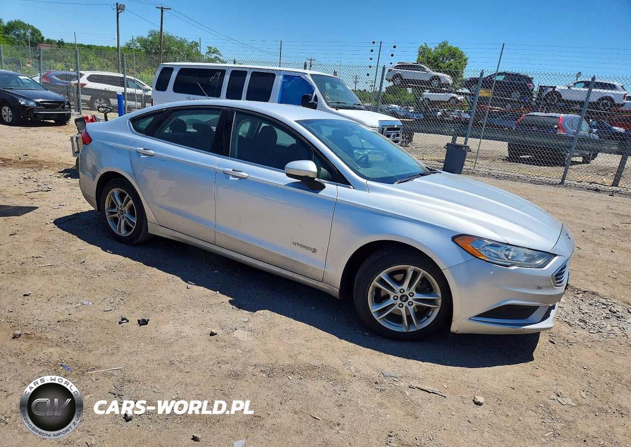2018 Ford Fusion Se Hybrid VIN:3FA6P0LUXJR116091 - 4