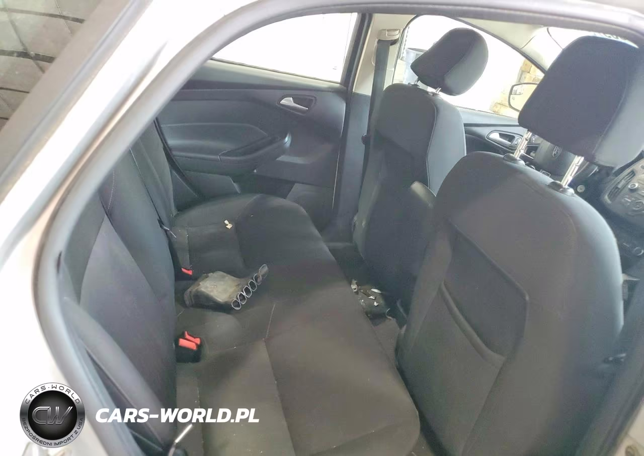 2015 Ford Focus Se VIN:1FADP3F27FL353033 - 10