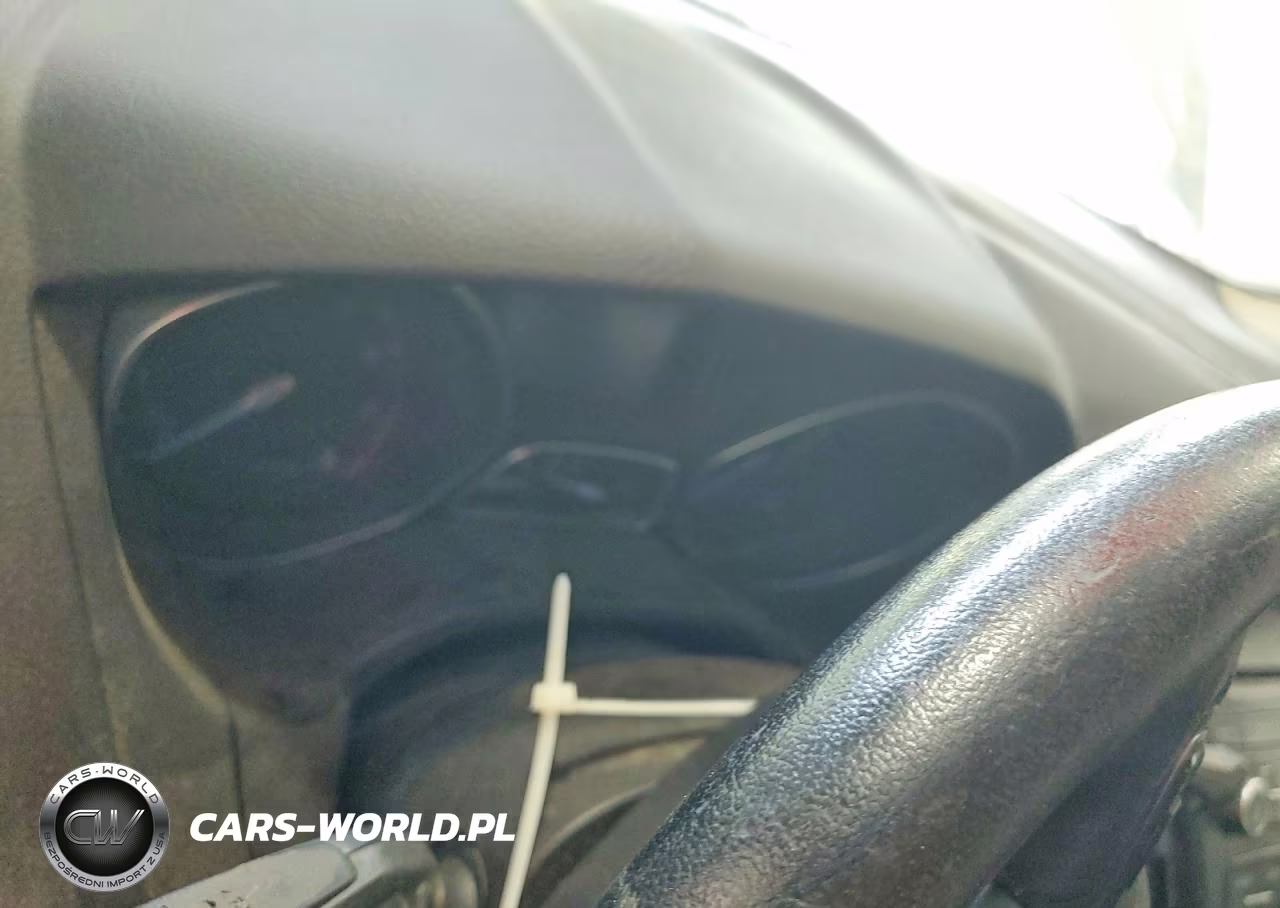 2015 Ford Focus Se VIN:1FADP3F27FL353033 - 9