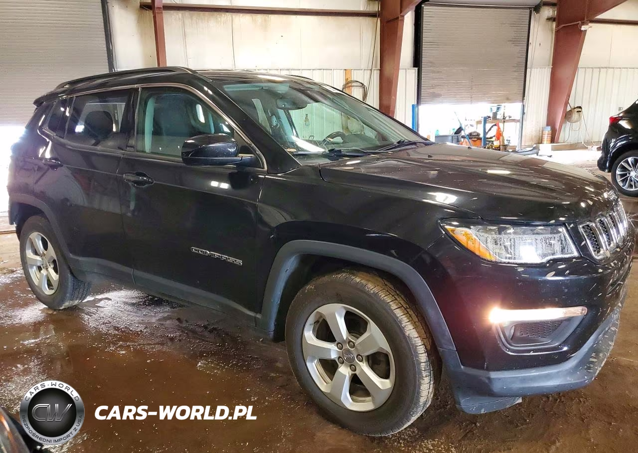 2018 Jeep Compass Latitude VIN:3C4NJDBB9JT457337 - 4