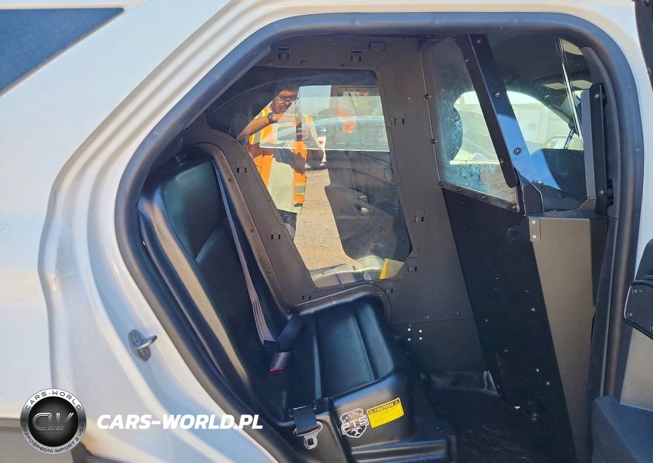 2022 Ford Explorer Police Interceptor VIN:1FM5K8AB4NGB52694 - 11