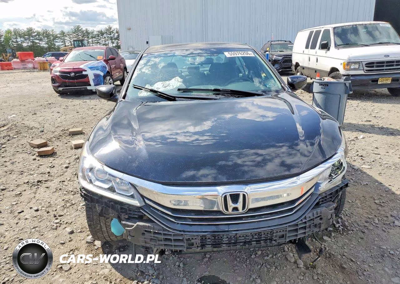 2017 Honda Accord Sport Special Edition VIN:1HGCR2F16HA031940 - 5