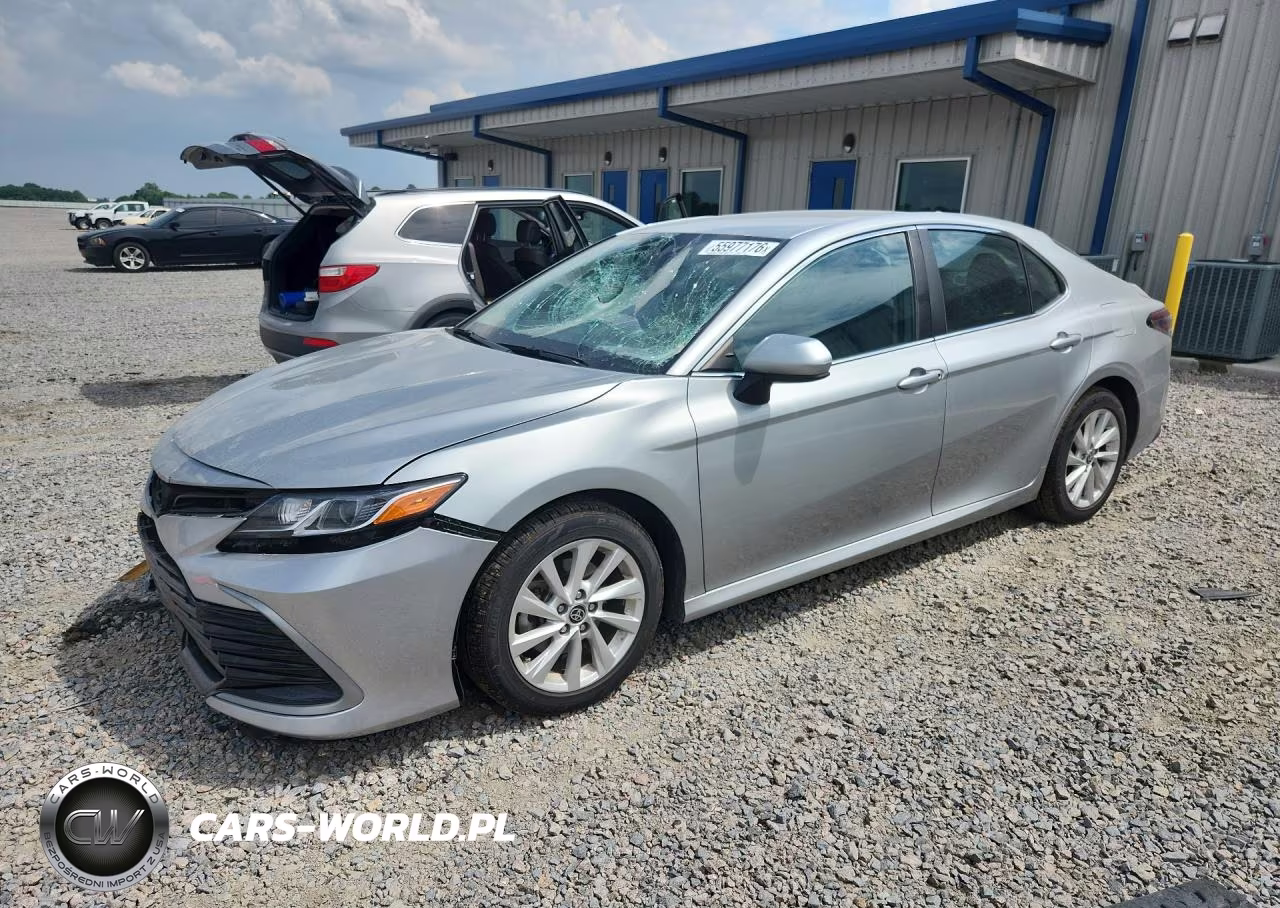 2021 Toyota Camry Le – zdjęcie 1 z 12