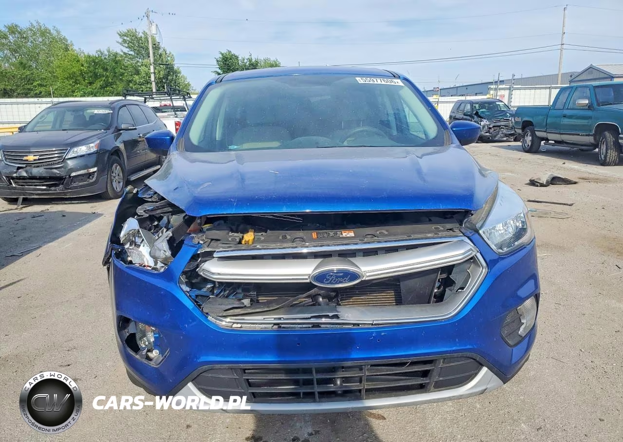 2017 Ford Escape Se VIN:1FMCU0GD6HUB38006 - 5