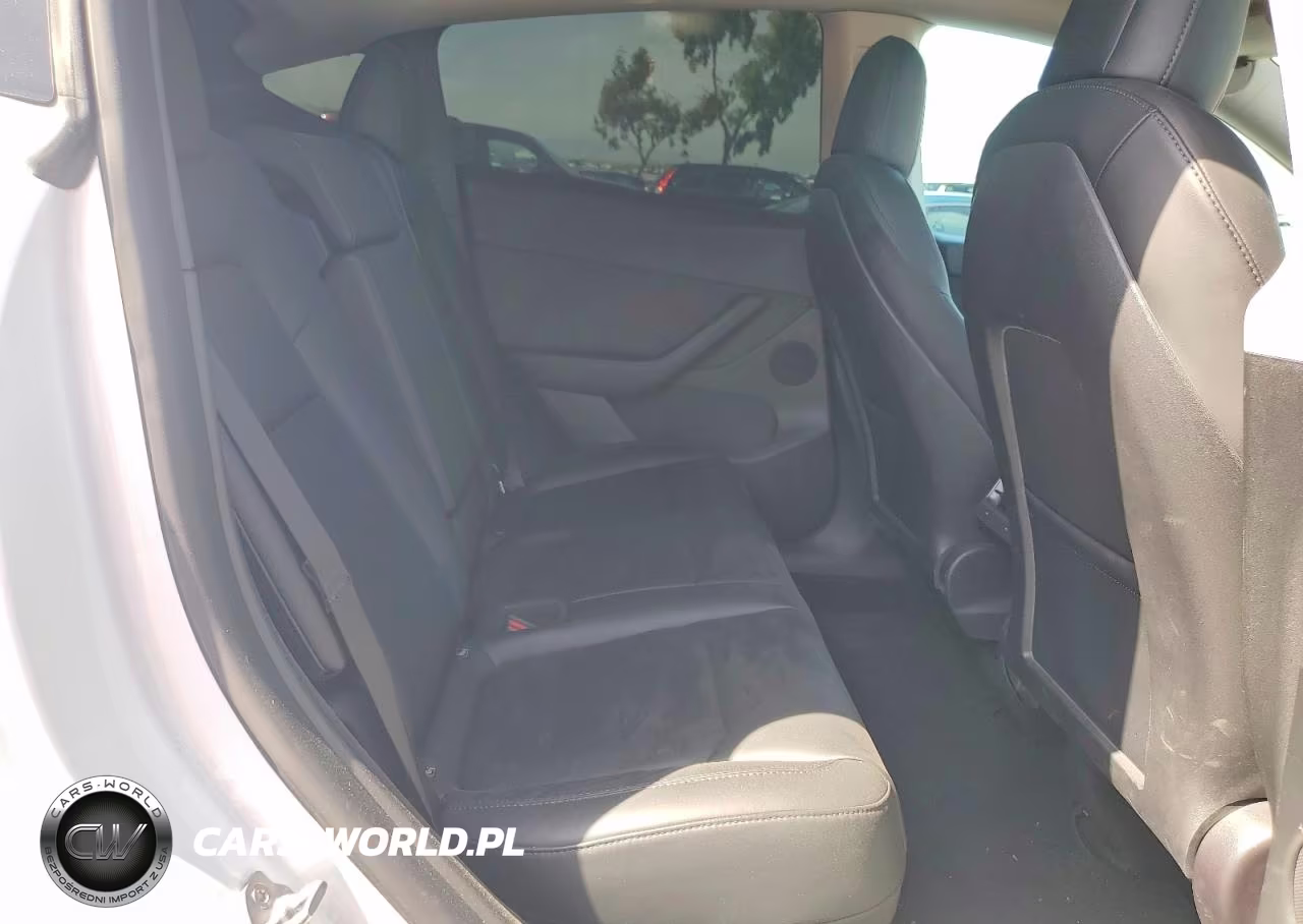 2022 Tesla Model Y VIN:7SAYGDEE4NF434864 - 10